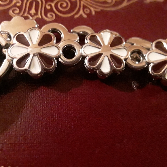 Purple & White Flower Watch - Picture 3 of 5